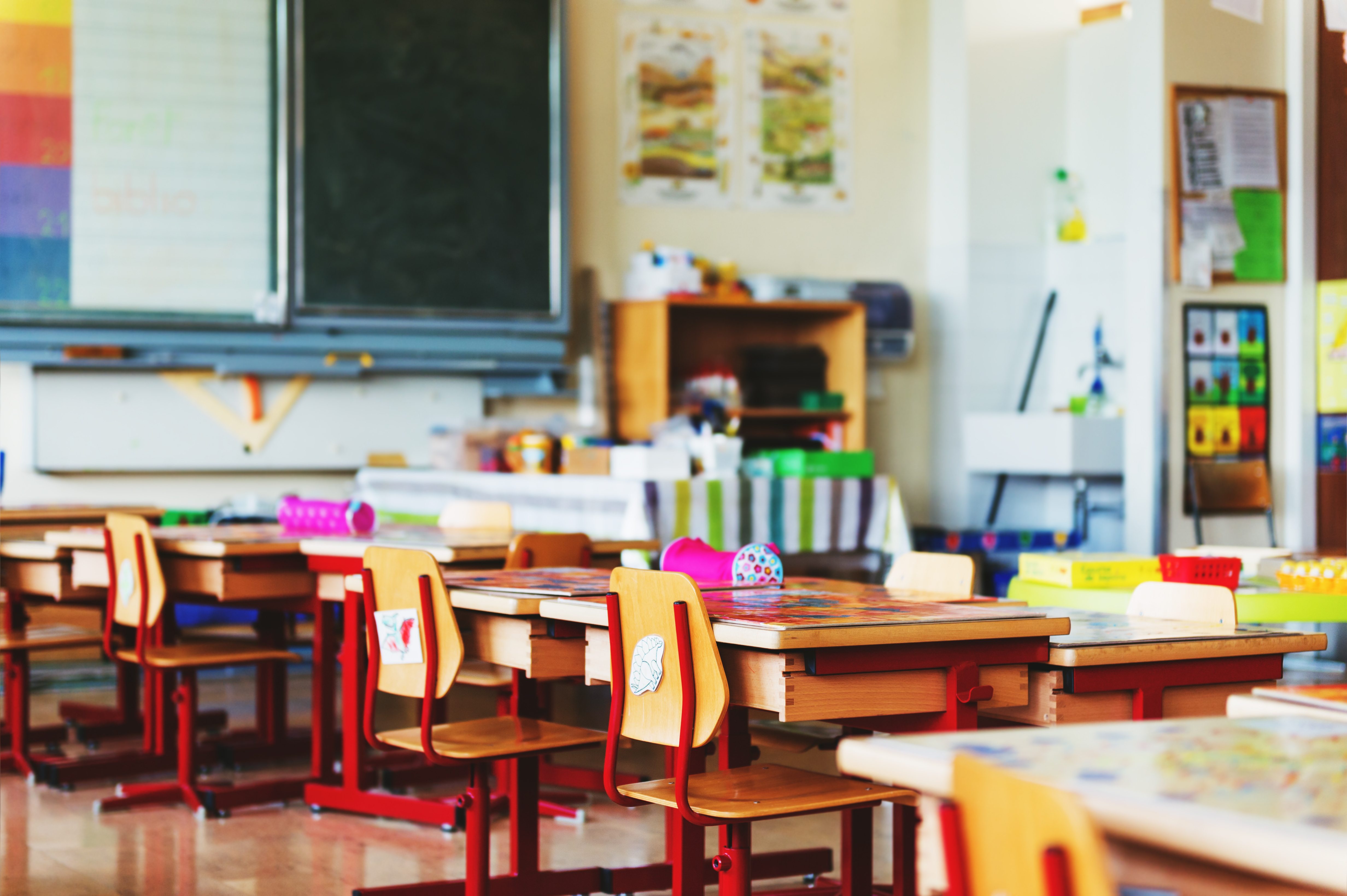 Сайт 4 классом. Elementary School Classroom. Школы в Польше. La Salle школа Польша. Elementary 1-Classroom.